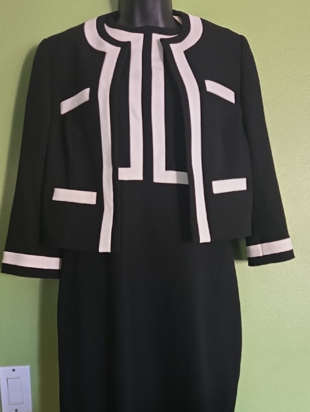 Jackie By HOBBS Classic Black and Cream Two-Piece Sheath Dress and Jacket